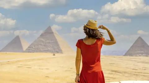 Während des Aufenthaltes in der ägyptischen Hauptstadt Kairo besuchen die Reisenden von YOUNG LINE auch die Pyramiden.