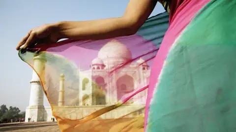 Krönender Abschluss Ihrer individuellen Rundreise durch Nordindien: das Taj Mahal in Agra. Ihr Scout erzählt Ihnen dazu die Geschichte des Grabmals, das Shah Jahan für seine Lieblingsfrau errichten ließ.