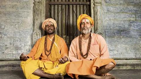 Auf Ihrer individuellen Rundreise durch Nepal begegnen Sie an den  hinduistischen Tempeln Sadhus - den asketisch lebenden "heiligen Männern".