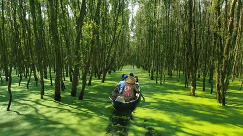 Auf Ihrer Marco Polo Rundreise durch Vietnam  haben Sie die Möglichkeit zu einem Ausflug ins Mekongdelta. Bei einer Fahrt auf einer Reisbarke übernachten Sie auf dem Wasser.