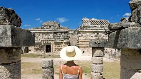 Auf Ihrer individuellen Rundreise durch Mexiko erkunden Sie mit Ihrem Scout die Ruinen von Chichén Itzá: Pyramiden, Ballspielplatz, Paläste, Cenotes – alles, was zu einer Mayastadt gehörte.