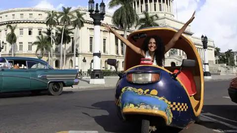 Während Ihrer Rundreise durch Kuba besichtigen Sie das Capitolio in Havanna von außen, das dem großen Vorbild in Washington nachempfunden ist, und unternehmen eine Tour im klassichen Oldtimer und im Bici-Taxi.