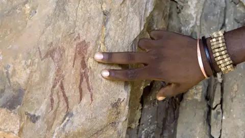 Ein Stück von Namibias Geschichte erzählen die prähistorischen Felszeichnungen in Twyfelfontein.