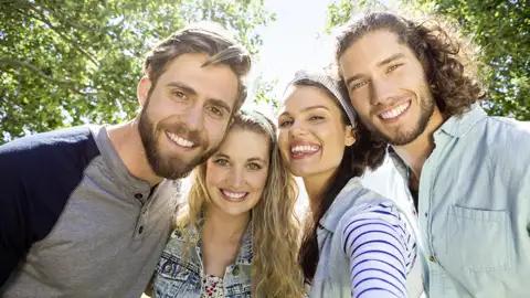 Zusammen macht alles doppelt so viel Spaß, so auch unsere YOUNG LINE Rundreise - wir sind unterwegs mit Gleichgesinnten und garantiert nie alleine.