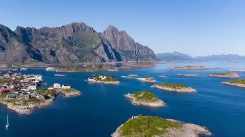 Diese YOUNG LINE Reise nach Norwegen  für Singles und Alleinreisende ab 35 führt in die abenteuerliche Inselwelt der Lofoten.