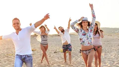 Inseln, die paradiesischer nicht sein könnten, mystische Tempel und sattgrüne Reisterrassen - all das erleben wir auf unserer YOUNG LINE Rundreise über Bali.