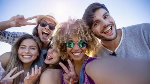 Auf unserer YOUNG LINE TRAVEL Rundreise durch Kuba erkunden wir das Land mit gleichaltrigen Mitreisenden und natürlich mit viel Spaß!