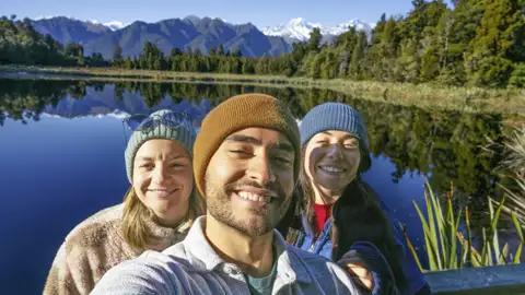 Auf unserer YOUNG LINE TRAVEL Rundreise durch Neuseeland entdecken wir mit gleichaltrigen Mitreisenden die schönsten Ecken am anderen Ende der Welt.