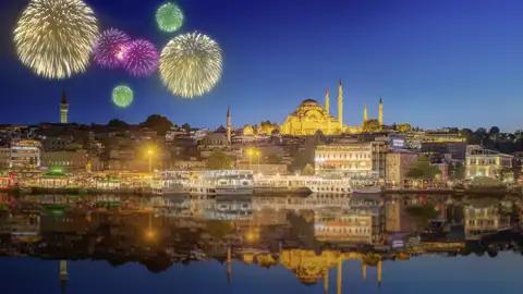 Mit einem farbenfrohen Feuerwerk über der Hagia Sophia starten wir das neue Jahr in Istanbul