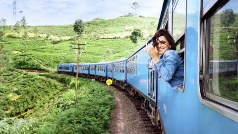 Auf unserer Mini-Gruppen-Reise durch Sri Lanka fahren wir auf einer der spektakulärsten Zugstrecken durch die Teeplantagen des Hochlands.