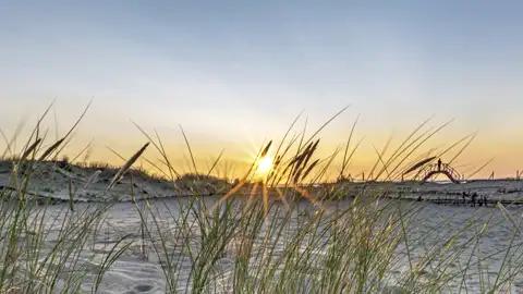 Auf Ihrer individuellen Mietwagen-Rundreise können Sie einen Tag in der Dünenlandschaft der Kurischen Nehrung an der Ostseeküste von Litauen verbringen.