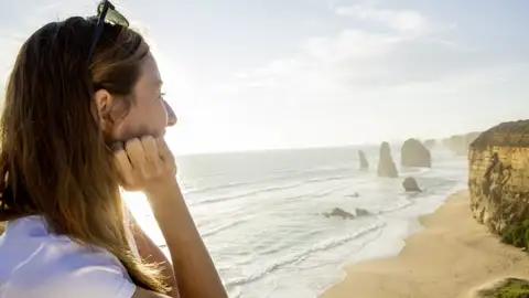 Ihre individuelle Rundreise führt Sie auf der Great Ocean Road an der Südküste von Australien entlang an der Felsformation der Twelve Apostles vorbei.