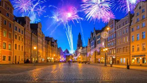 Mit einem farbenfrohen Feuerwerk über Breslau starten wir gemeinsam in das neue Jahr auf Ihrer Reise.