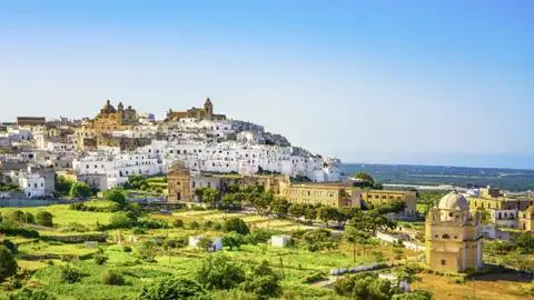 Auf unserer Reise nach Apulien kommen wir auch in die weiße Stadt Ostuni hoch über der Küste. Nach einem Rundgang durch die Stadt erwartet uns eine Kostprobe in einer Ölmühle.
