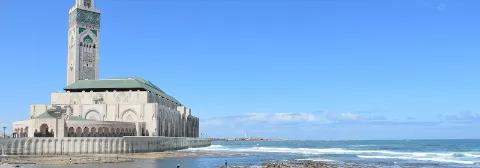 Moschee der Stadt Casablanca direkt am Meer