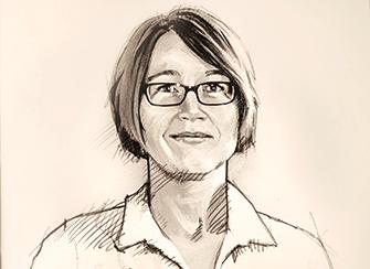 Eine Porträtzeichnung in schwarz und weiß von einer Frau mit Brille.