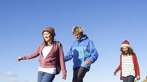 Auf dieser Reise sind junge Traveller zwischen 20 und 35 gemeinsam in der Gruppe in der Natur unterwegs.