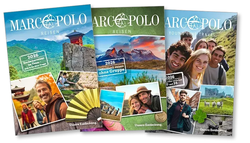 Drei Kataloge von Marco Polo Reisen als Fächer