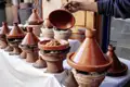 Auf unserer YOUNG LINE Rundreise durch Marokko haben wir Gelegenheit, traditionelle marokkanische Tajine zu probieren.