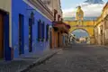 In Antigua beginnt unsere YOUNG LINE Rundreise durch Guatemala. Die ehemalige Hauptstadt bietet koloniales Flair vor der beeindruckenden Kulisse der Vulkane.