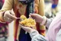 Lokale Köstlichkeiten wie Biryani, ein traditionelles Reisgericht, kosten wir auf unserer Rundreise durch Rajasthan.