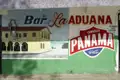Bars werben mit farbenfrohen Schildern und verlocken immer wieder zu Pausen auf Ihrer individuellen Rundreise durch Panama.