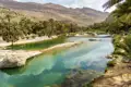 Auf Ihrer Reise durch den Oman kommen Sie an vielen Wadis vorbei, wo Sie auch ein kühles Bad nehmen können. Unter anderem dem Wadi Bani Khalid.
