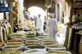 Bei Ihrer Reise durch den Oman schlendern wir über Märkte und feilschen für die besten Gewürzpreise.