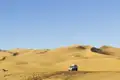 Bei Ihrer Reise durch den Oman halten wir auch in der Wüste. Die Geländewagen kurven mit Turbo durch die Wüste, Abenteuer garantiert!