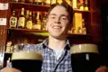 Auf unserer YOUNG LINE Reise nach Irland darf ein Besuch in einem Pub natürlich nicht fehlen. Entspanne am Abend bei einem Bier und lerne deine Mitreisenden besser kennen.