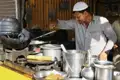 Auf unserer Reise haben wir in Delhi Gelegenheit, das berühmte Streetfood zu probieren. Ein einheimischer Insider führt uns zu den besten Ständen.