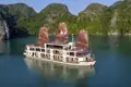 Die Milalux Cruise ist unser komfortables Zuhause für zwei Nächte in der Halongbucht - der perfekte Ort, um entspannt und voller Eindrücke in Vietnam anzukommen.