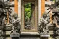 Auf Ihrer Rundreise nach Bali steht auch ein Besuch der schönstenTempel der Insel auf dem Programm - staunen Sie über die beeindruckenden Steinmetzarbeiten.