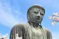 Auf dem Weg in die Metropole Tokio stoppen wir auf dieser Reise in der kleinen Gruppe in der Küstenstadt Kamakura und besuchen den Großen Buddha.