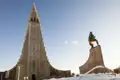 Zum Start Ihrer individuellen Mietwagenreise durch Island können Sie die Hallgrimskirche, eines der Wahrzeichen der Hauptstadt Reykjavik, auf eigene Faust besichtigen.