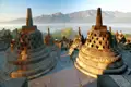Ihre Rundreise durch Indonesien führt Sie auch zur größten buddhistischen Tempelanlage der Welt, Borobudur auf Java. Besonders magisch bei Sonnenaufgang.