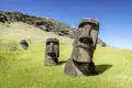 Die zu Chile gehörende Osterinsel, krönender Abschluss Ihrer individuellen Reise, liegt einsam in den Weiten des Pazifiks. Sie besichtigen Steinbrüche, Moai-Statuen und erloschene Vulkane und erfahren mehr über die Mythen und Legenden.