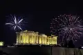 Mit einem fantastischen Feuerwerk über der Akropolis starten wir das neue Jahr in Athen
