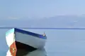Der Ohrid-See schimmert je nach Tageszeit in den verschiedensten Blautönen. Zu entdecken auf unserer Rundreise durch Nordmazodonien, Albanien und Montenegro!