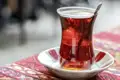 Die türkische Teekultur ist ein wesentlicher Bestandteil des Alltags und sozialen Miteinanders.bei unerer Marco Polo Top Preis Reise haben Sie immer wieder Gelegentheit für eine Teepause.