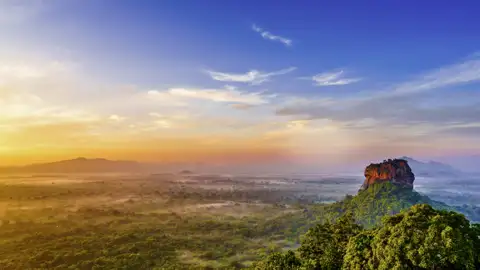 Wir erklimmen den Löwenfelsen, auch Sigiriya genannt, während unserer YOUNG LINE TRAVEL Rundreise für Traveller ab 35 durch Sri Lanka.
