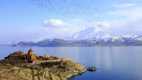 Ein Höhepunkt ganz am Ende unserer Rundreise mit Marco Polo durch die Osttürkei ist das Kloster Achtamar mit seiner einmaligen Lage auf einer Insel im Vansee.