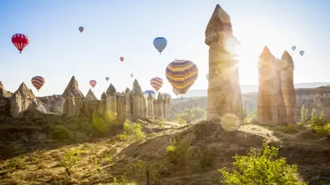 Wenn Sie Kappadokien, die zweite Station Ihrer individuellen Reise, aus einer ganz besonderen Perspektive erleben möchten, dann unternehmen Sie doch in der Morgendämmerung eine Fahrt im Heißluftballon.