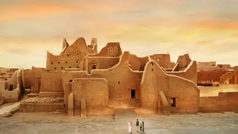 Auf Ihrer individuellen Rundreise nach Saudi-Arabien besuchen Sie auch das Viertel At-Turaif in Diriyah mit seinen Lehmbauten, UNESCO-Welterbe.