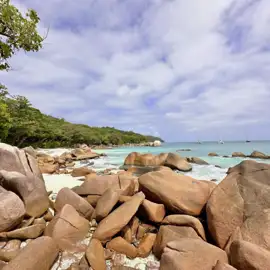 Der Traumstrand Anse Lazio, einer der schönsten Strände weltweit, erwartet Sie auf Ihrer individuellen Seychellenreise im Norden von Praslin.