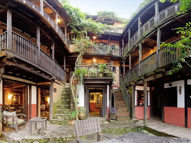 Auf unserer Mini-Gruppen-Reise durch Nepal wohnen wir in kleinen charmanten und auch traditionellen Hotels wie dem Old Inn in Bandipur.