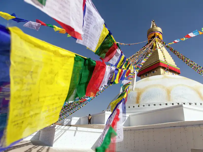 Mit dem Marco Polo Scout erkunden wir auf unserer Rundreise in der Mini-Gruppe durch Nepal den Stupa von Bodnath.