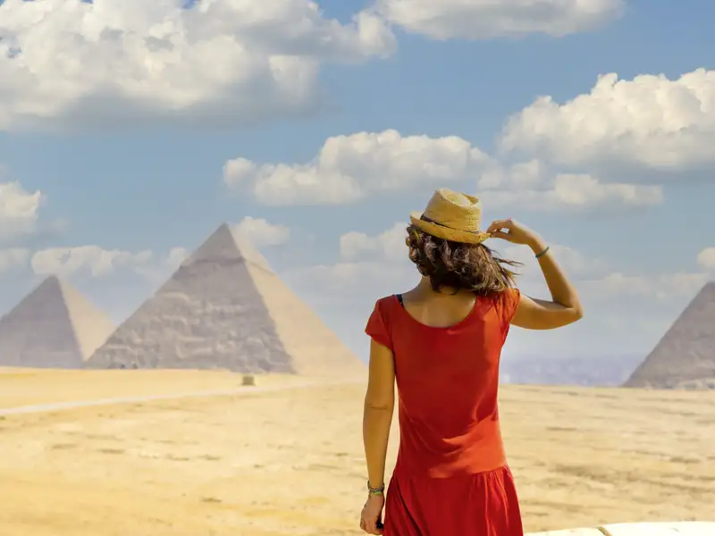 Während des Aufenthaltes in der ägyptischen Hauptstadt Kairo besuchen die Reisenden von YOUNG LINE auch die Pyramiden.