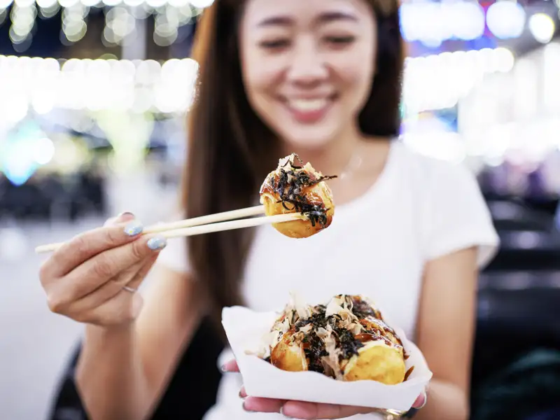 Streedfood, wo es erfunden wurde. Wir schlemmen uns auf unserer YOUNG LINE Reise durch Malaysia und Thailand.