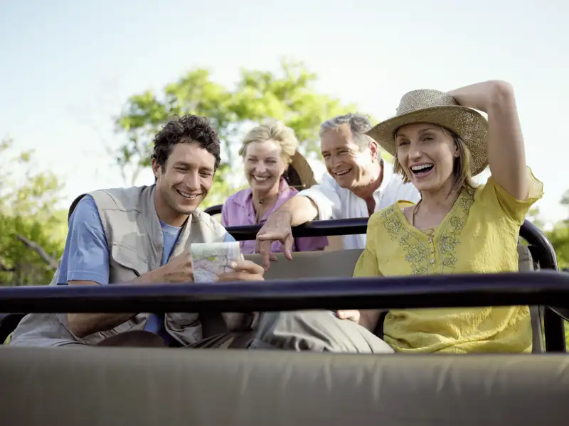 Erleben Sie die Höhepunkte des Senegal mit einer Mini-Gruppe! Eine Mischung aus buntem afrikanischem Leben auf den Märkten, Begegnungen in der Steppe und Natur im Djoudi-Nationalpark und im Saloum-Delta.